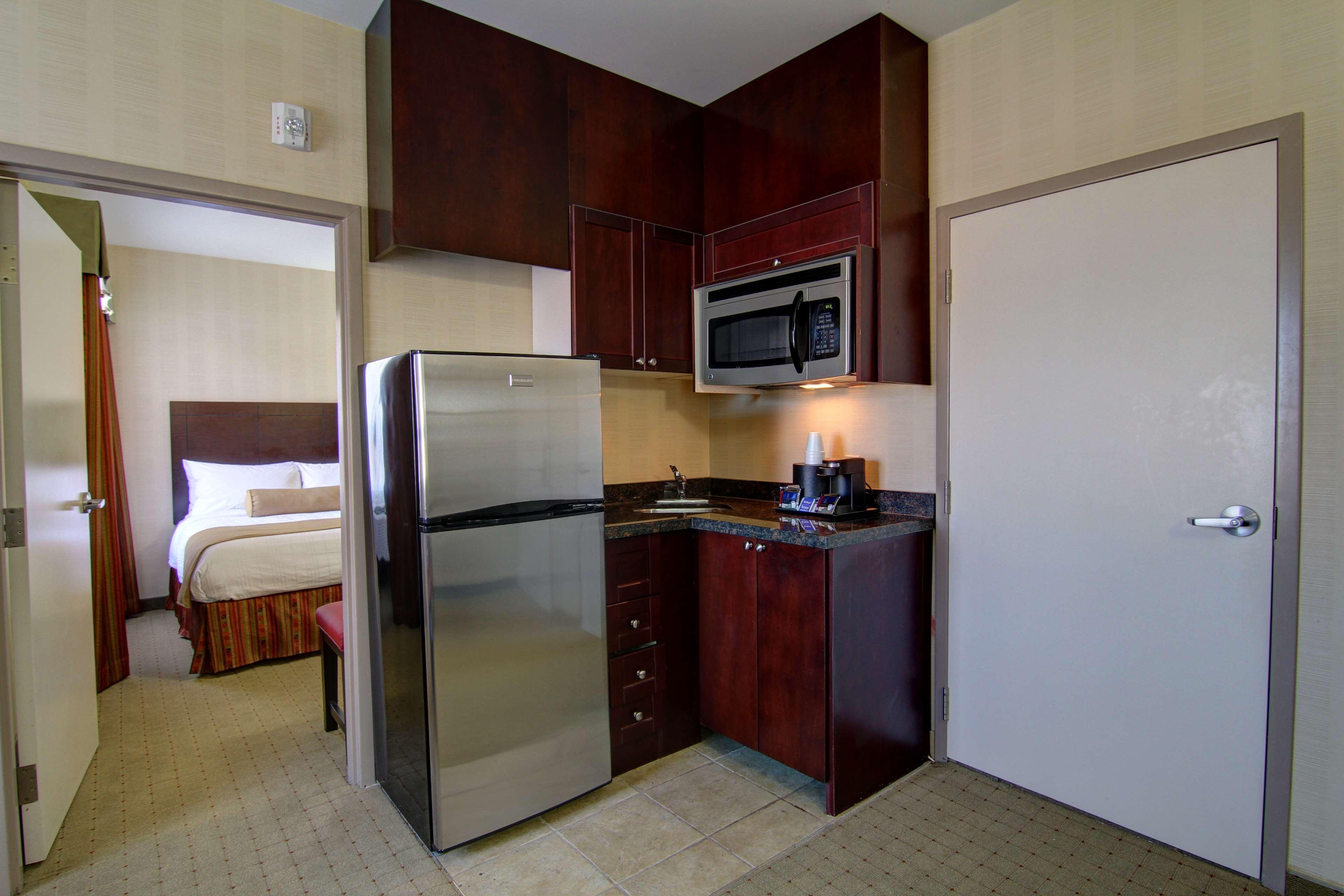 Best Western Plus Bowmanville Eksteriør bilde