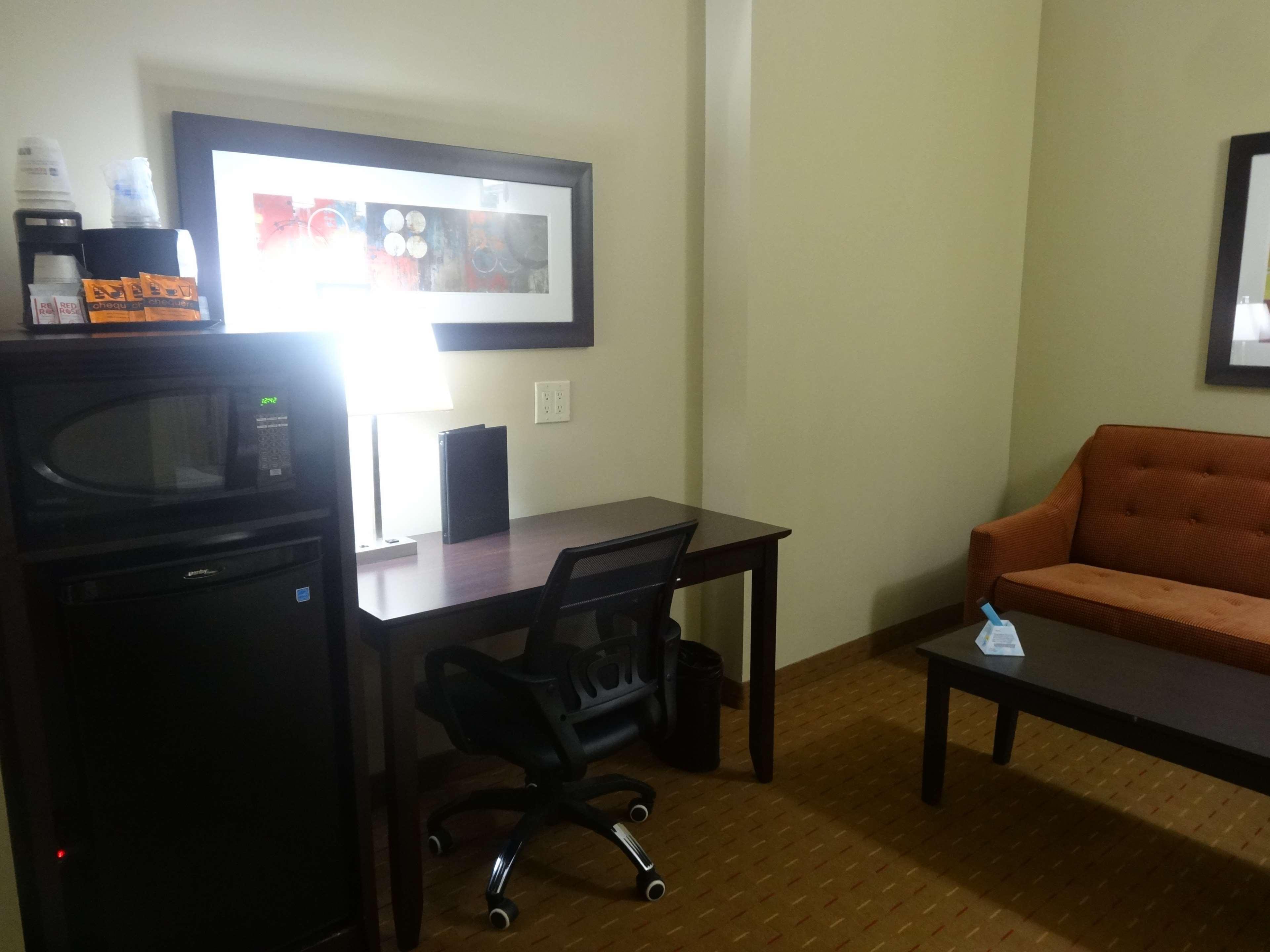 Best Western Plus Bowmanville Eksteriør bilde