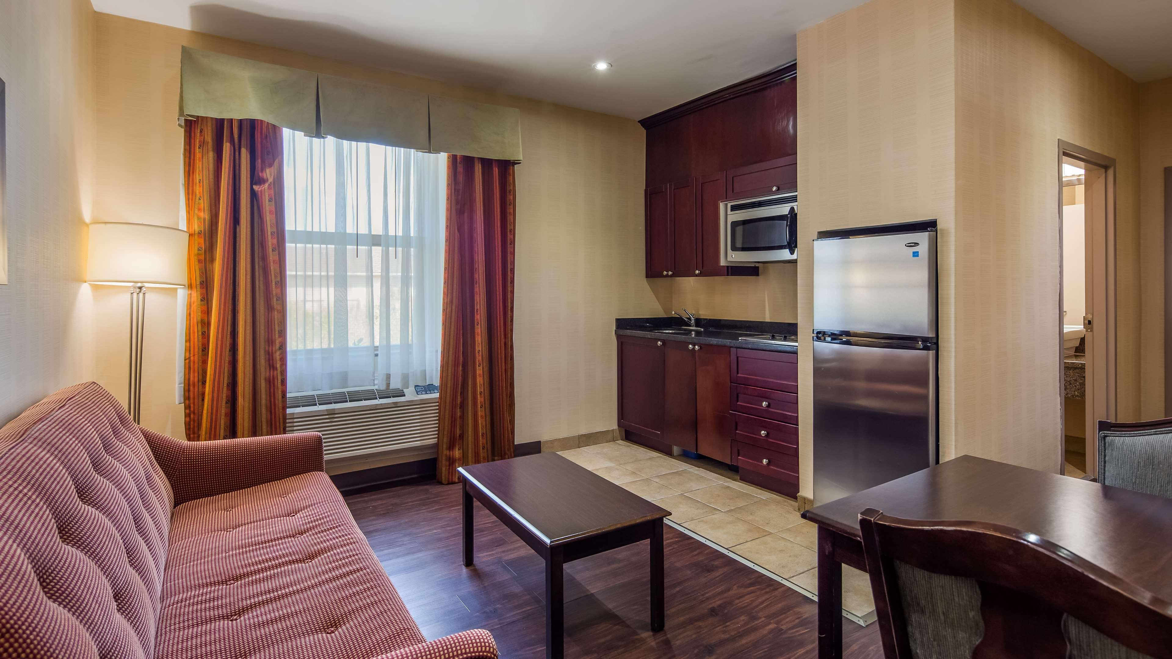 Best Western Plus Bowmanville Eksteriør bilde