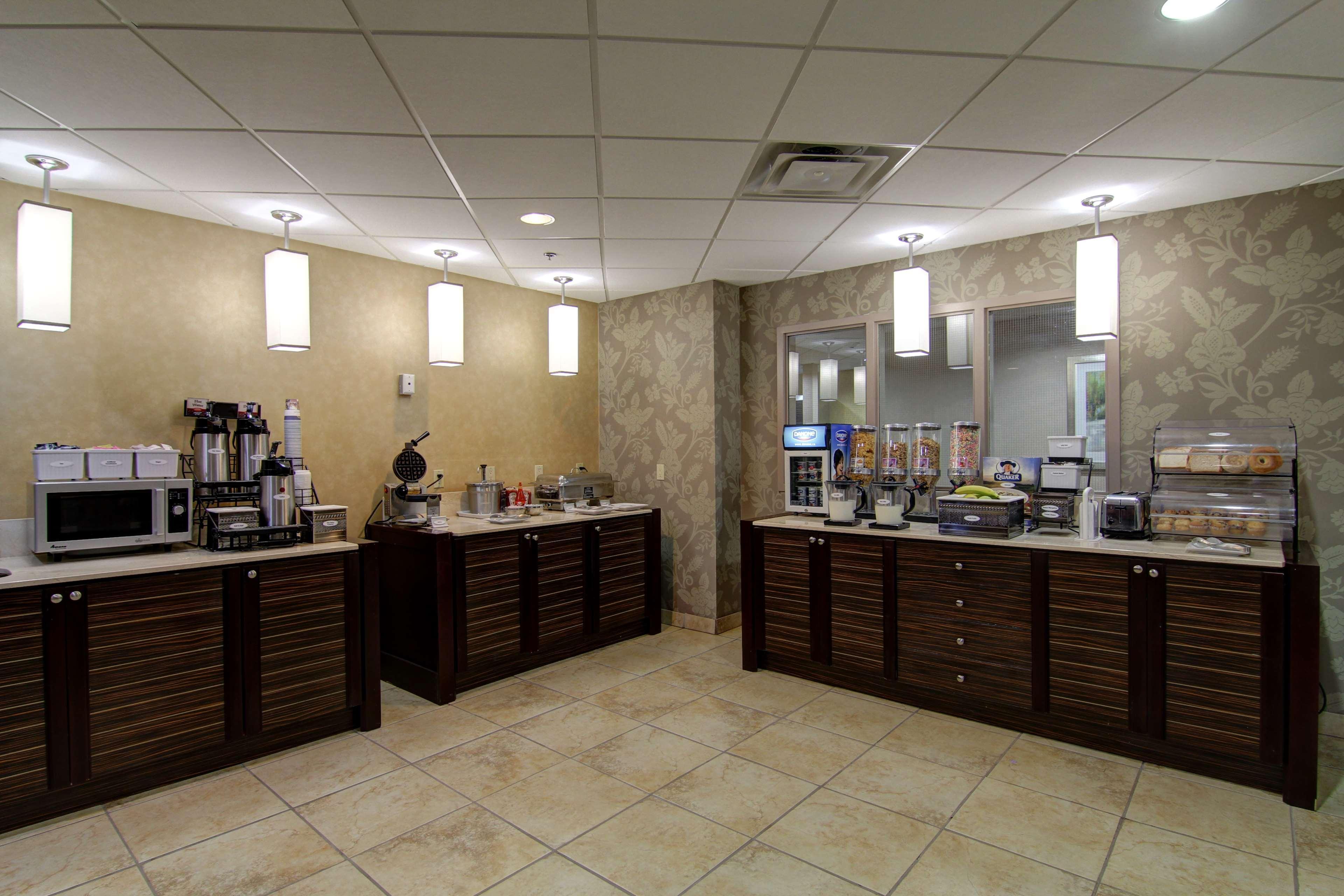 Best Western Plus Bowmanville Eksteriør bilde