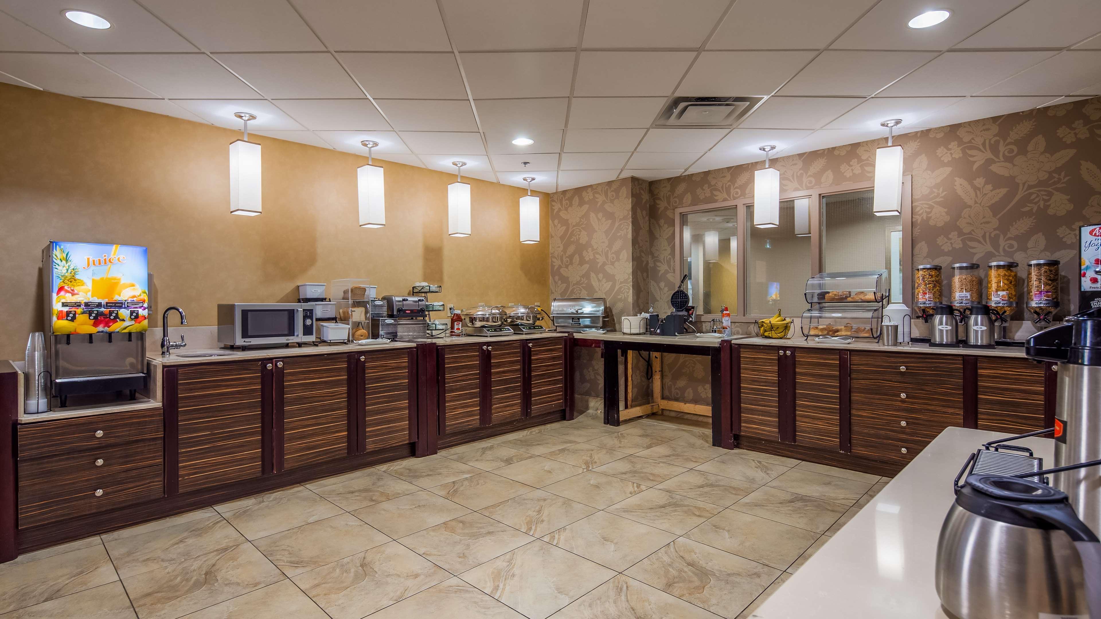 Best Western Plus Bowmanville Eksteriør bilde