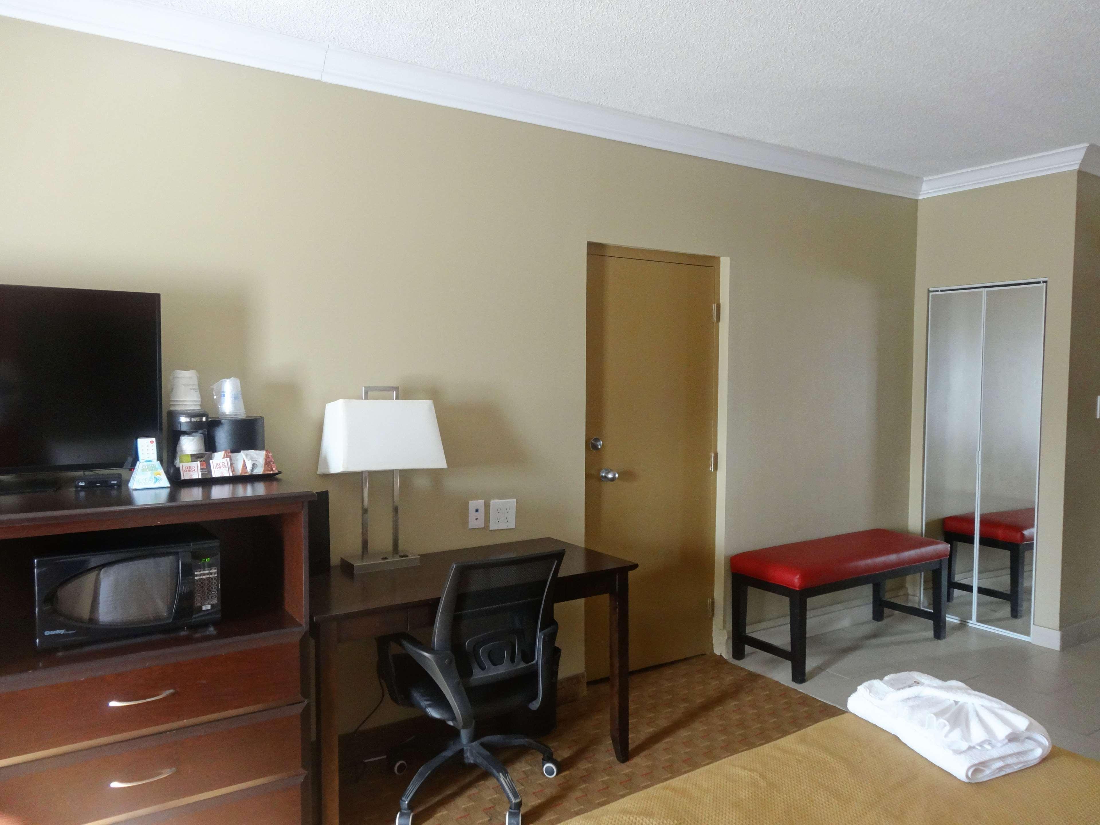 Best Western Plus Bowmanville Eksteriør bilde