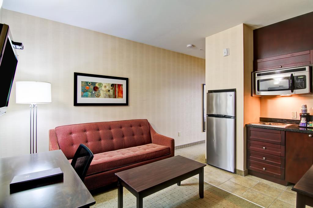 Best Western Plus Bowmanville Eksteriør bilde