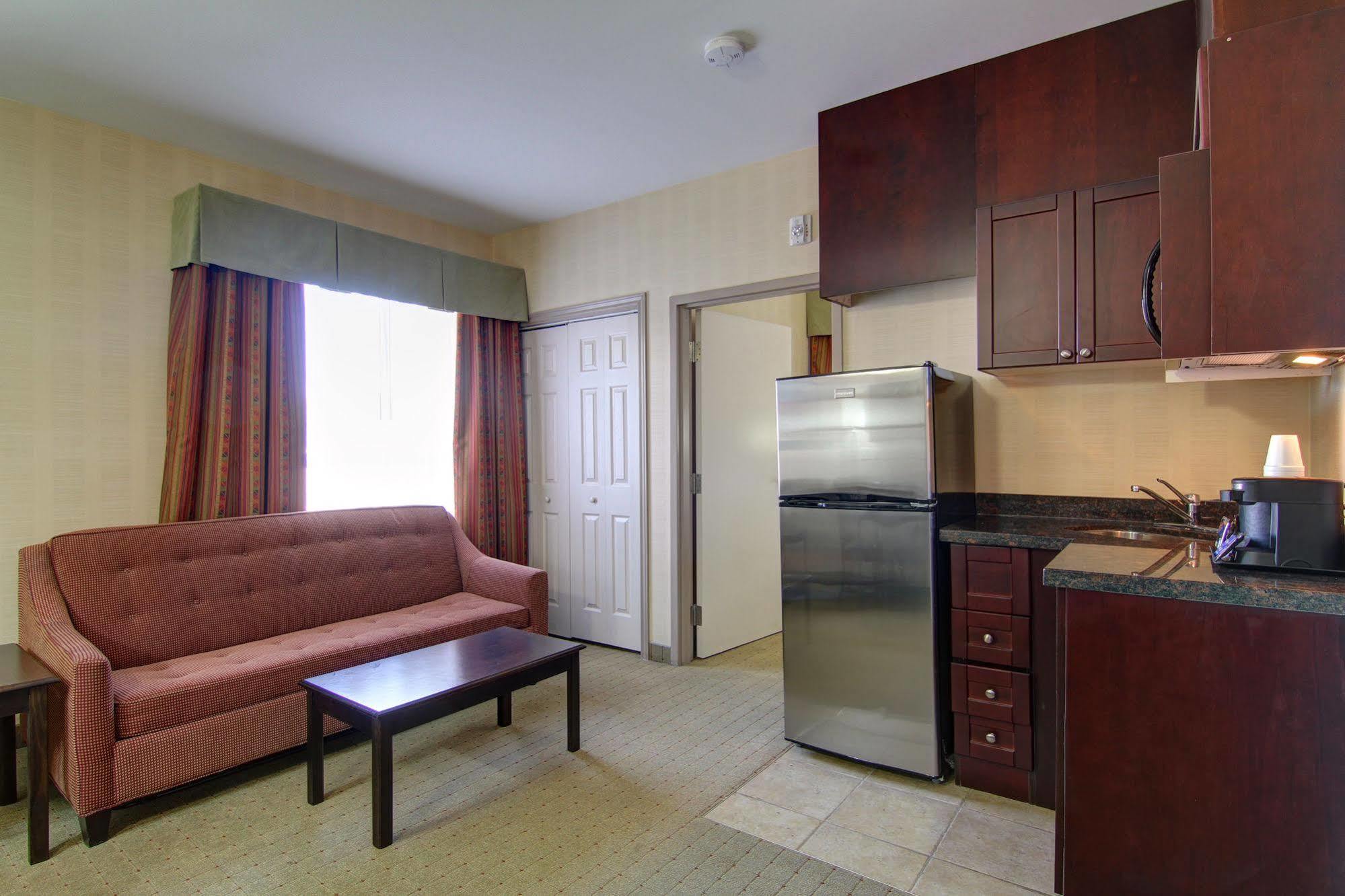 Best Western Plus Bowmanville Eksteriør bilde